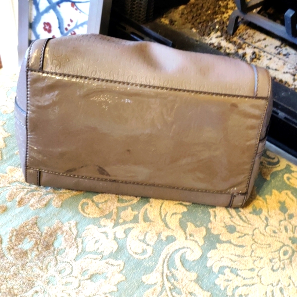 Guess Handbag - Picture 5 of 13